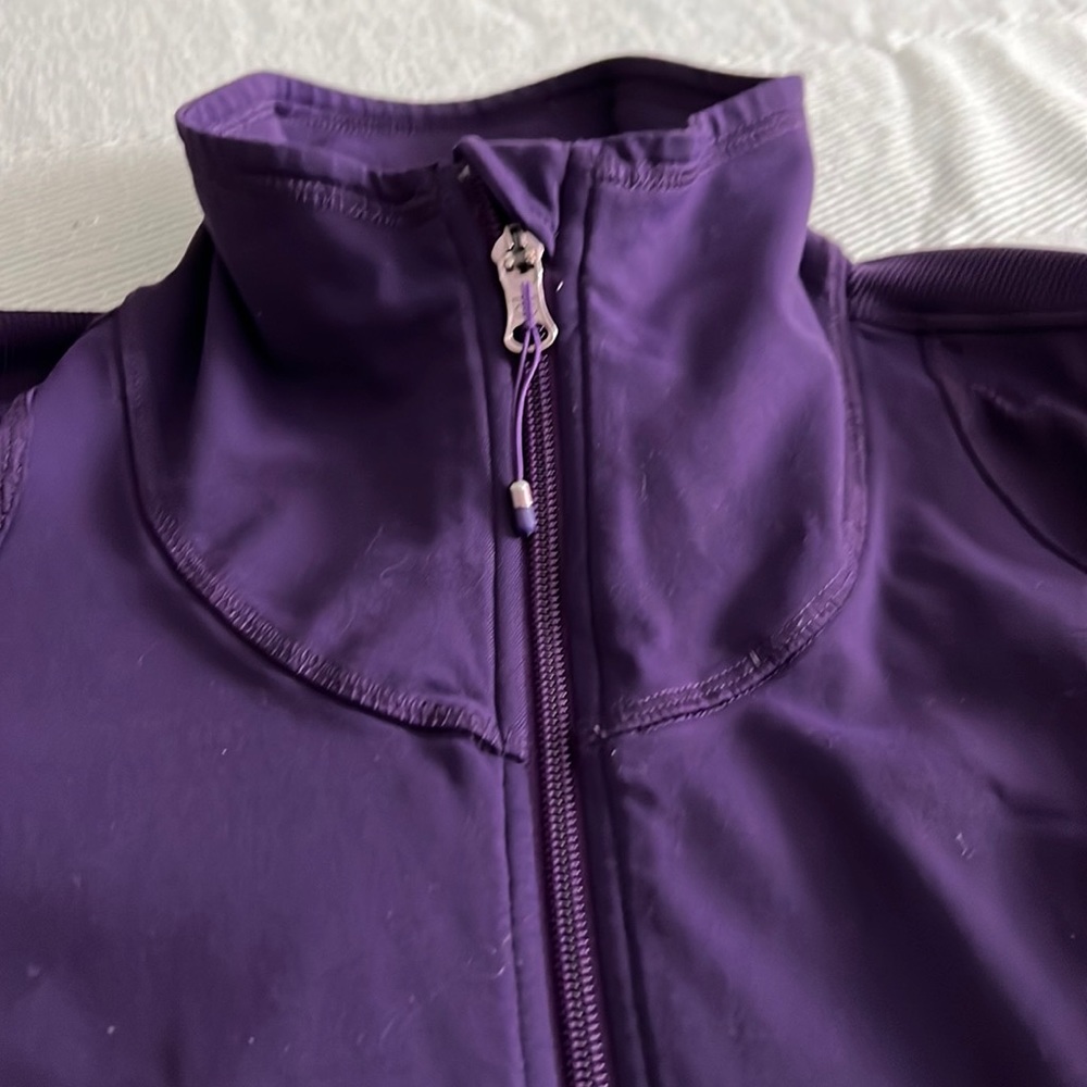 Lightweight athletic wear! Comfortable and versatile.